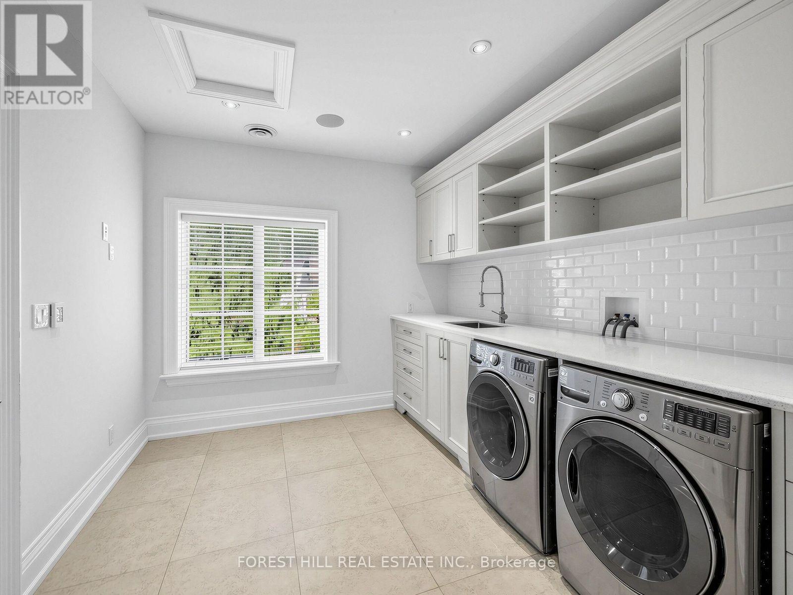 302 Pinehurst Drive West, Oakville, ON photo 42