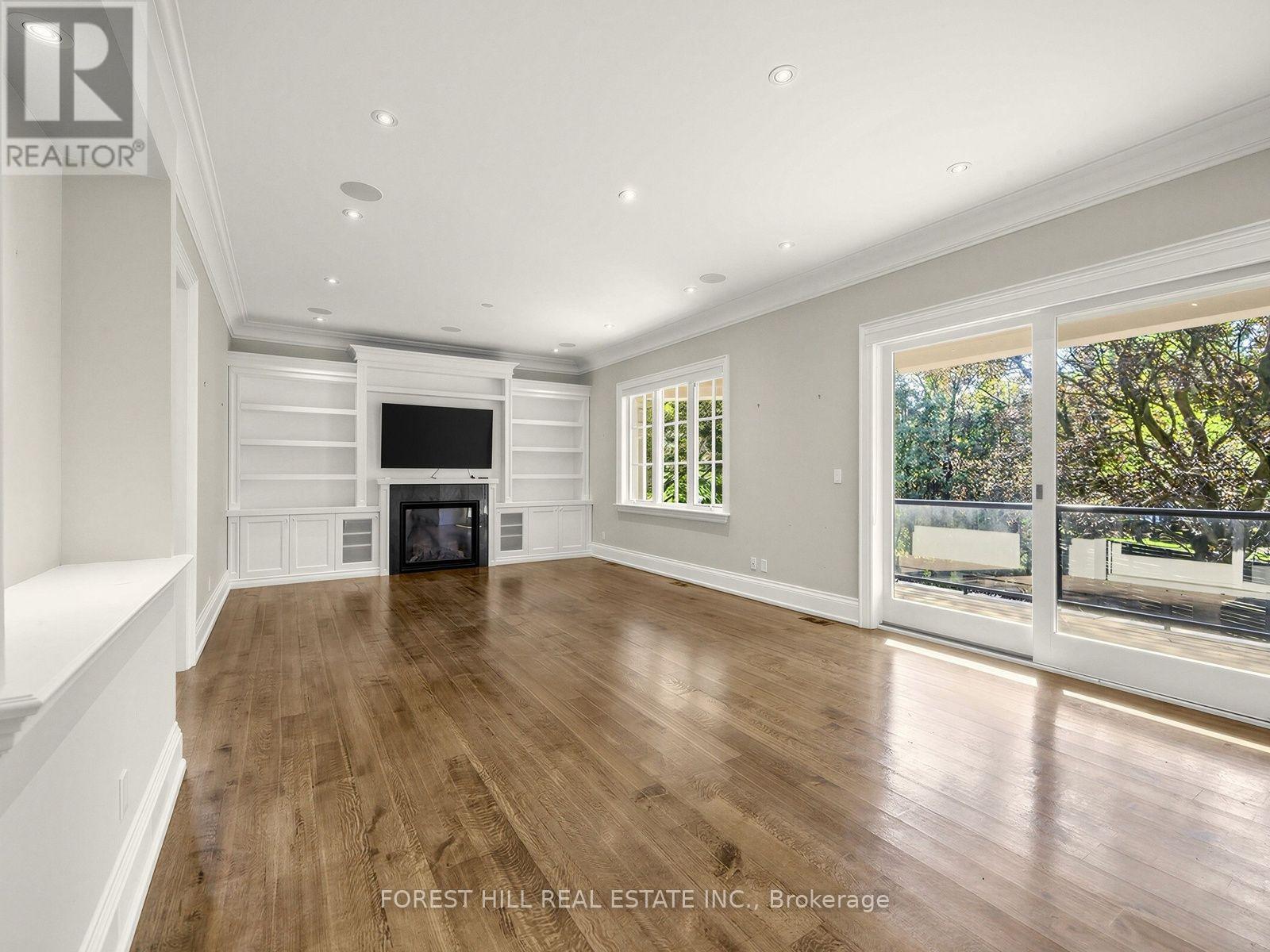 302 Pinehurst Drive West, Oakville, ON photo 7