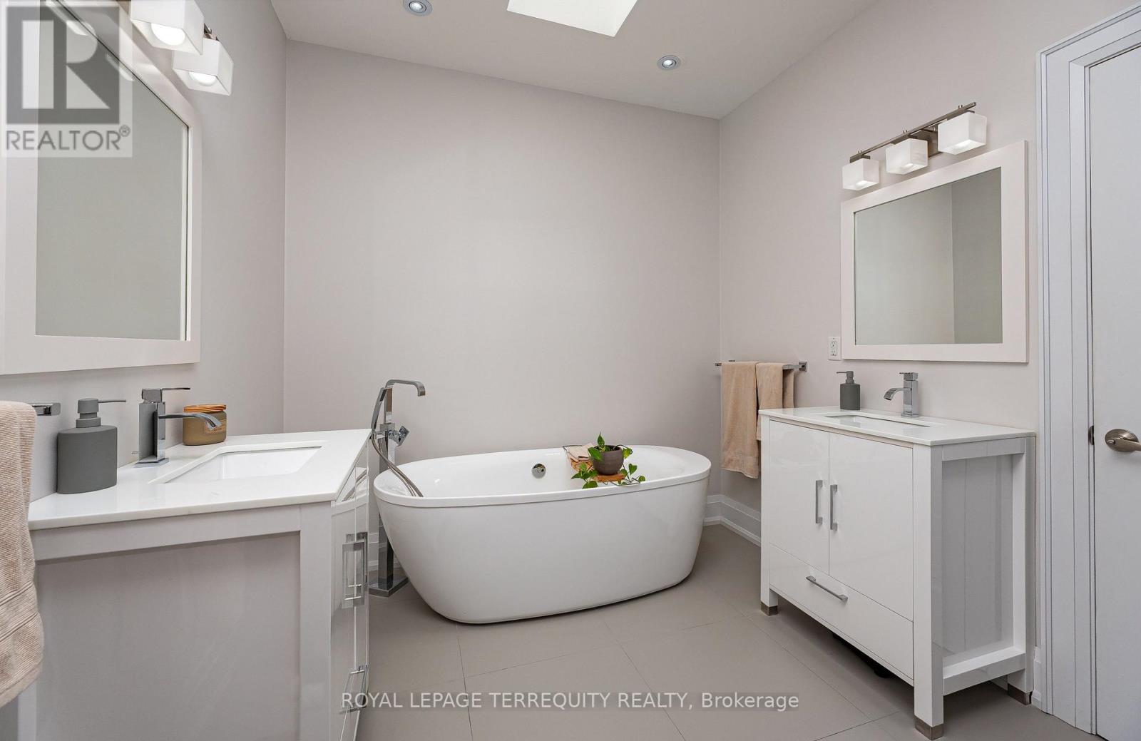 151 Brookside Avenue, Toronto, ON photo 14