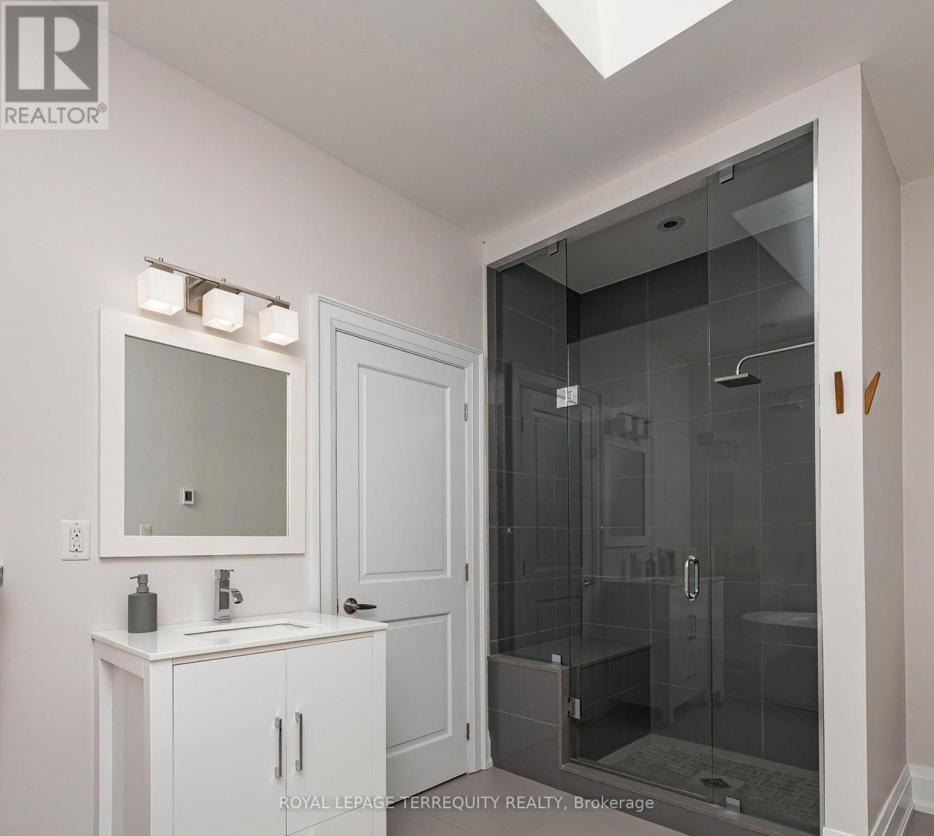 151 Brookside Avenue, Toronto, ON photo 15