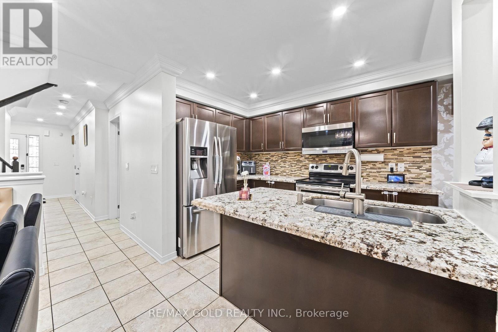 35 Davenhill Road, Brampton, ON photo 4