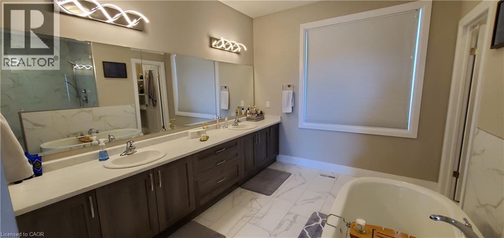 819 Sundrops Court — photo 42