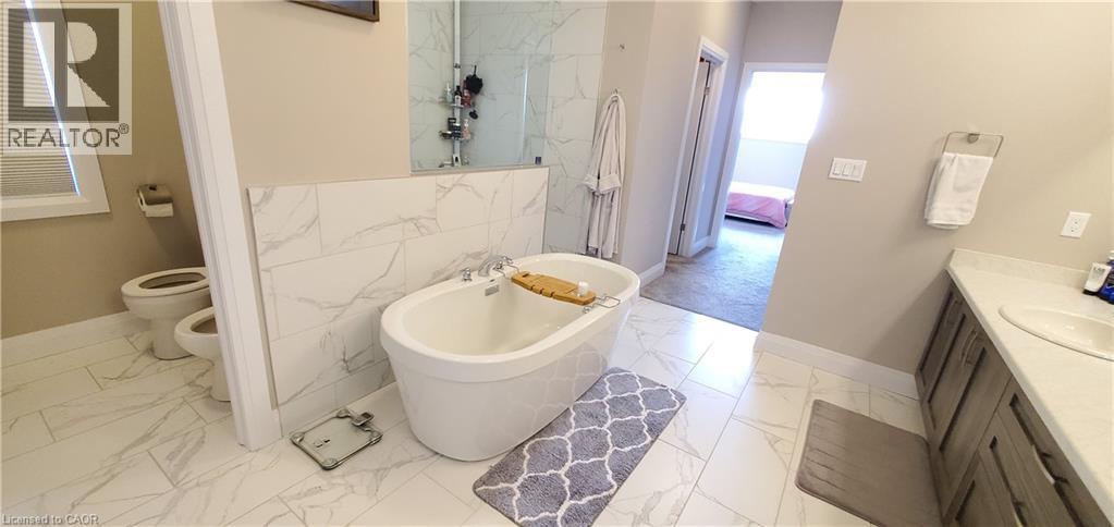 819 Sundrops Court — photo 44