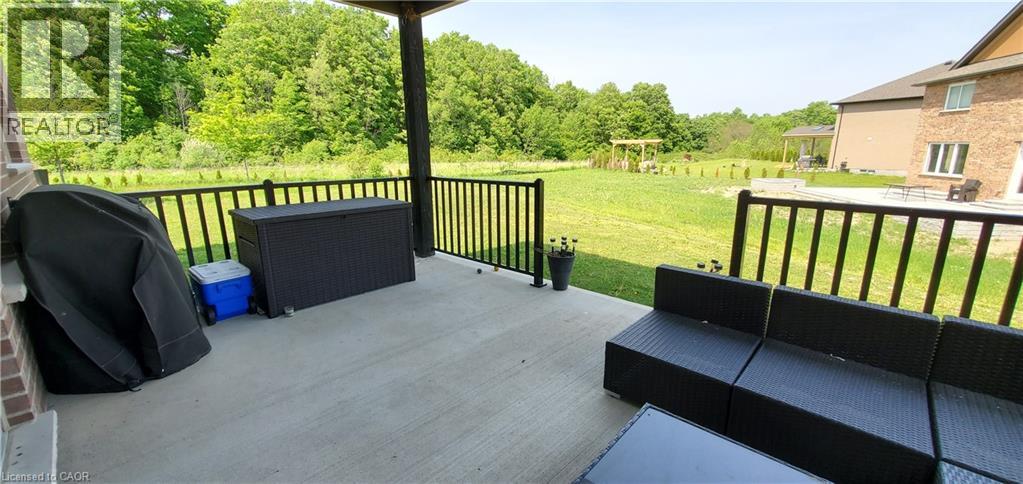 819 Sundrops Court — photo 45