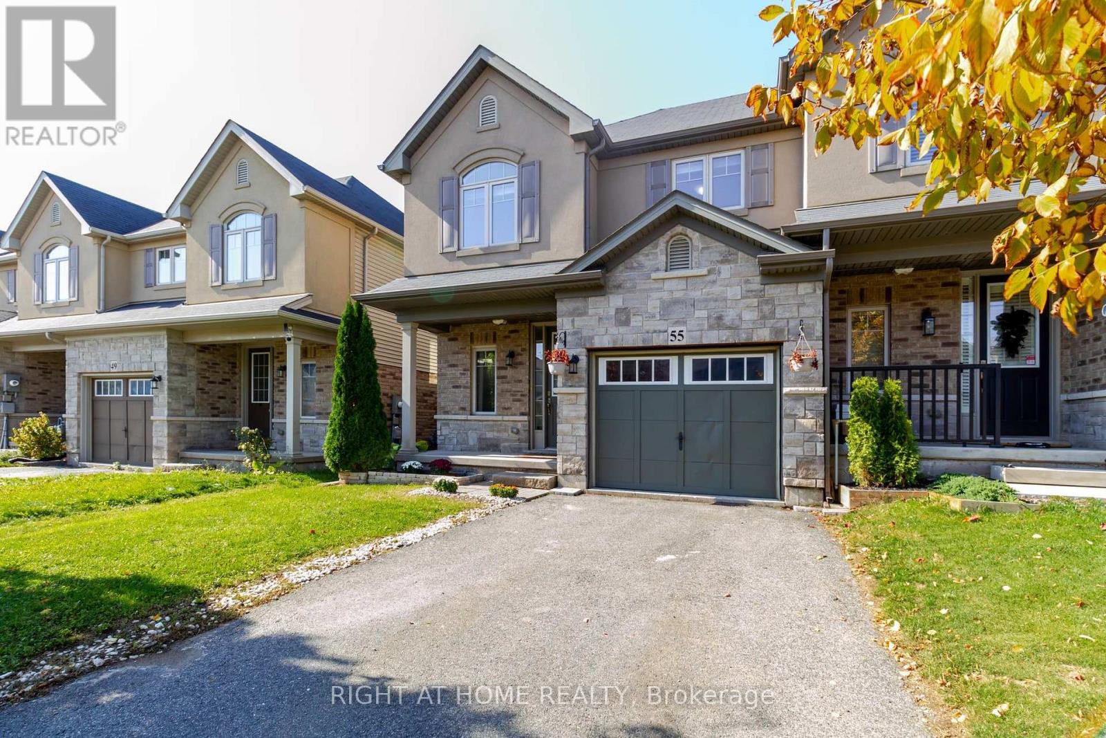 Ancaster, ON photo 2