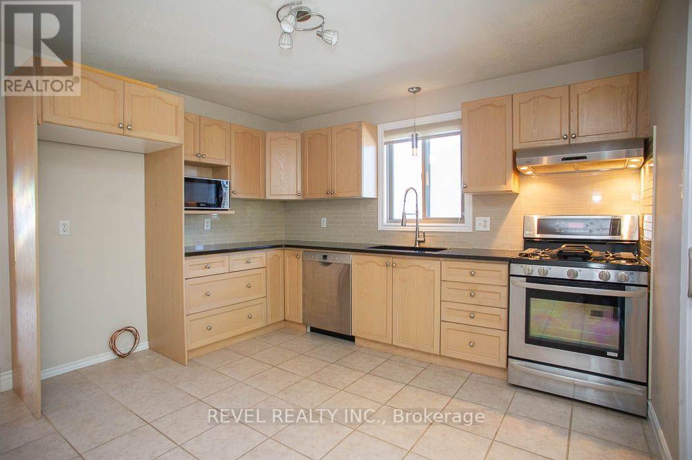 16 Bradbury Crescent, Brant, ON photo 10