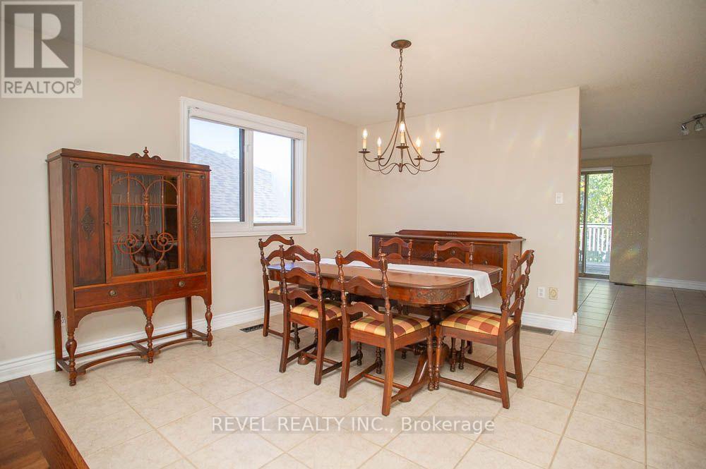 16 Bradbury Crescent, Brant, ON photo 8