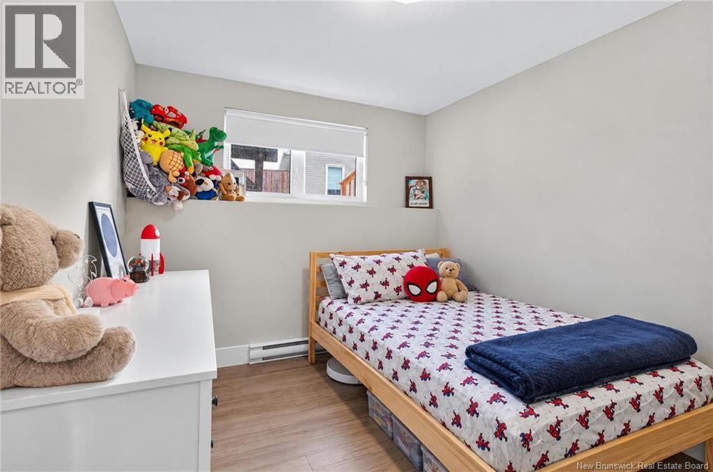 60 Aime Street - 12
