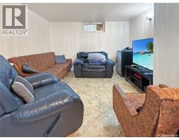 660 3rd Avenue Ne, Swift Current, SK S9H2H5 Photo 11