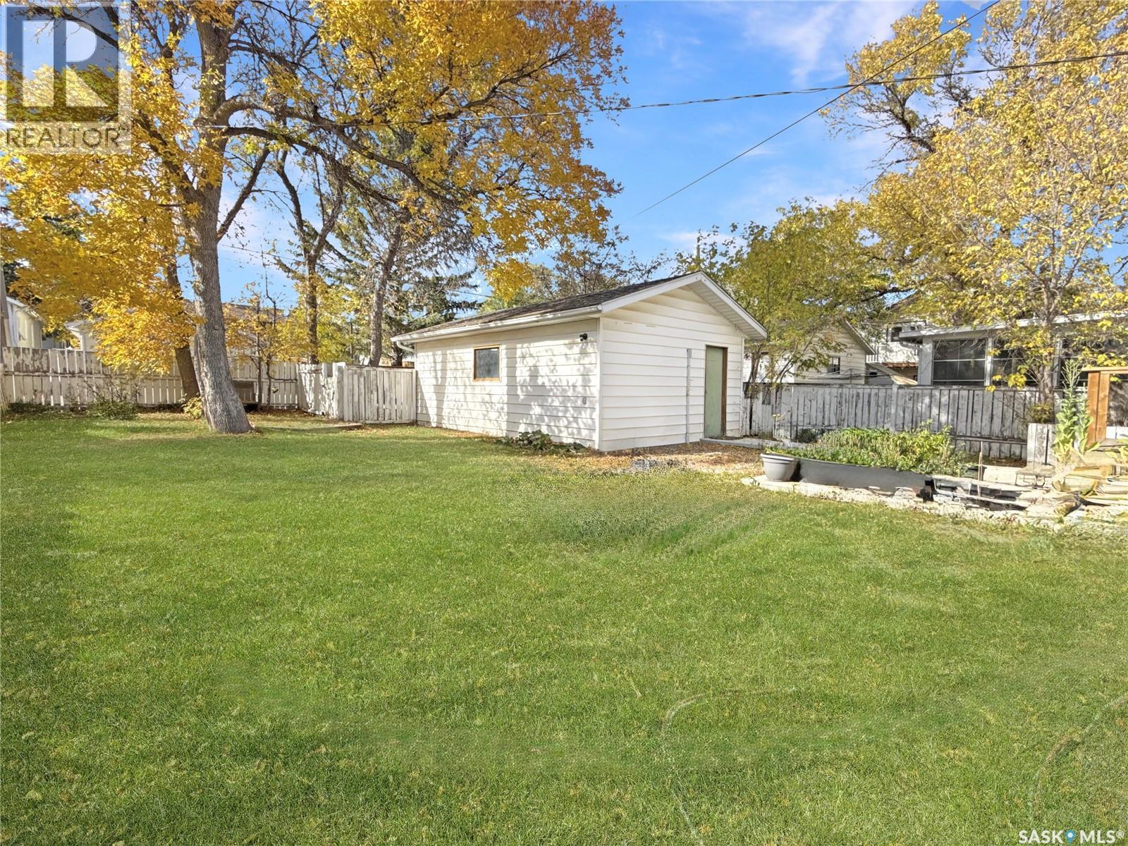 660 3rd AVENUE NE - 19