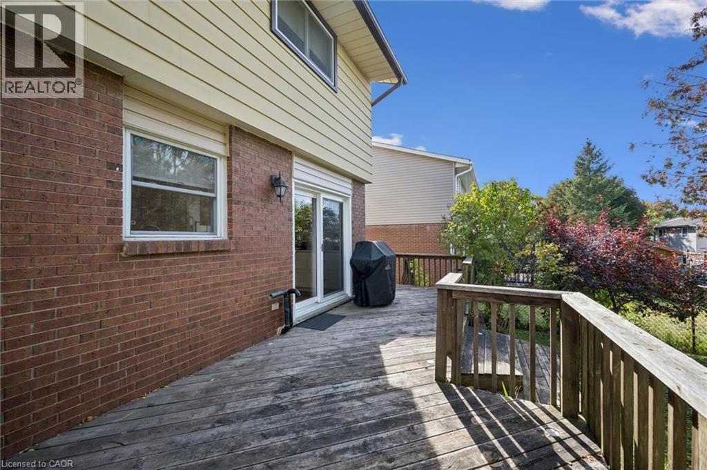 143 Hillbrook Crescent — photo 29