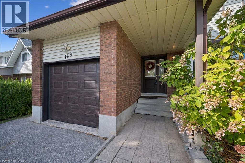 143 Hillbrook Crescent — photo 40