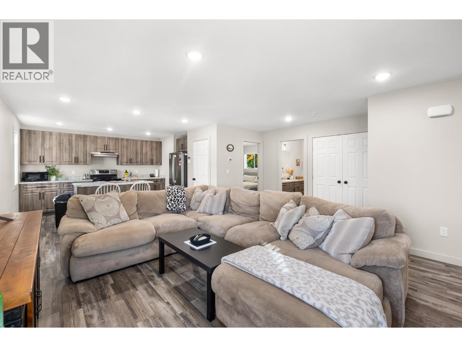 220 6TH Avenue N - 2