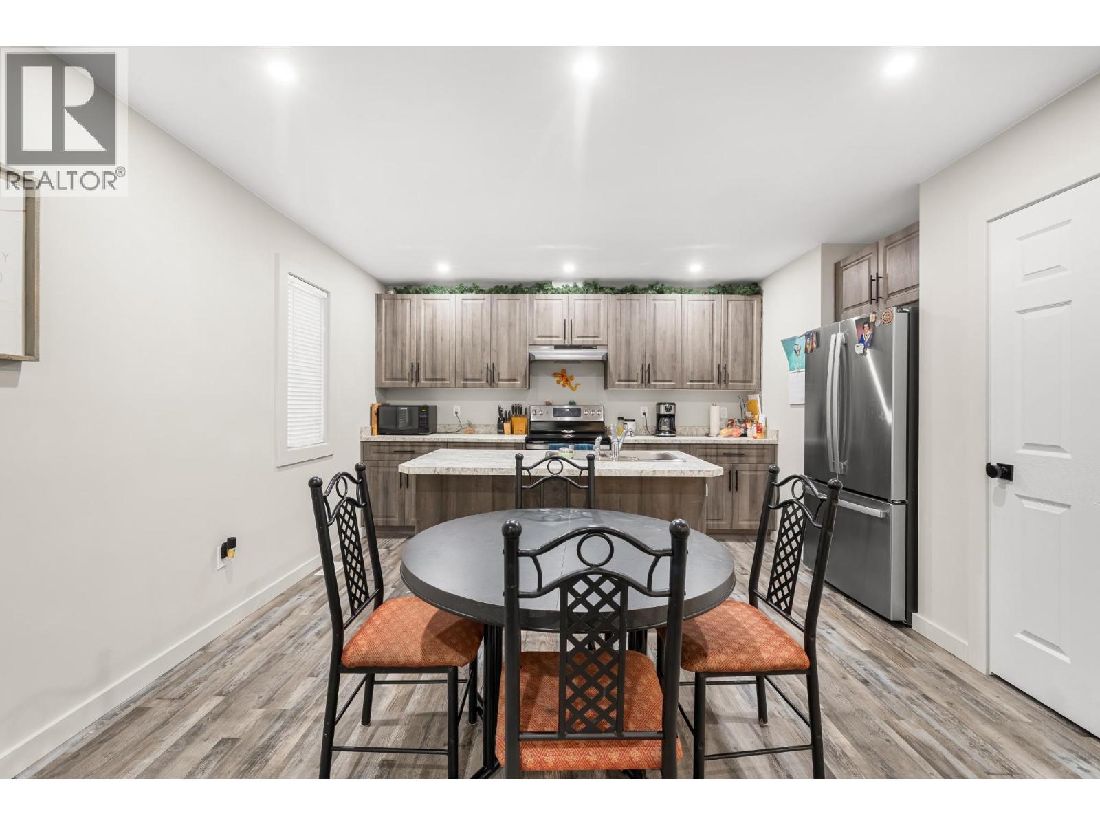 220 6TH Avenue N - 11
