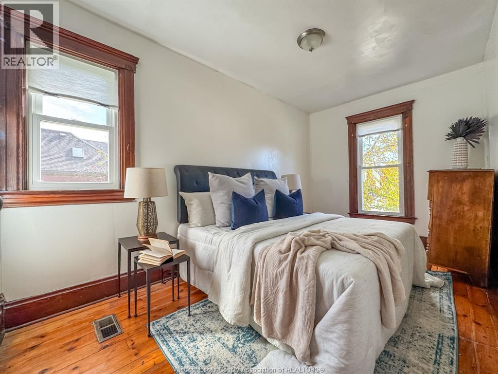 536 Windermere Rd — photo 32