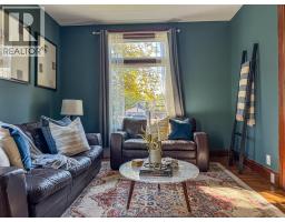 Living room - 536 Windermere Rd, Windsor, ON N8Y3C8 Photo 12