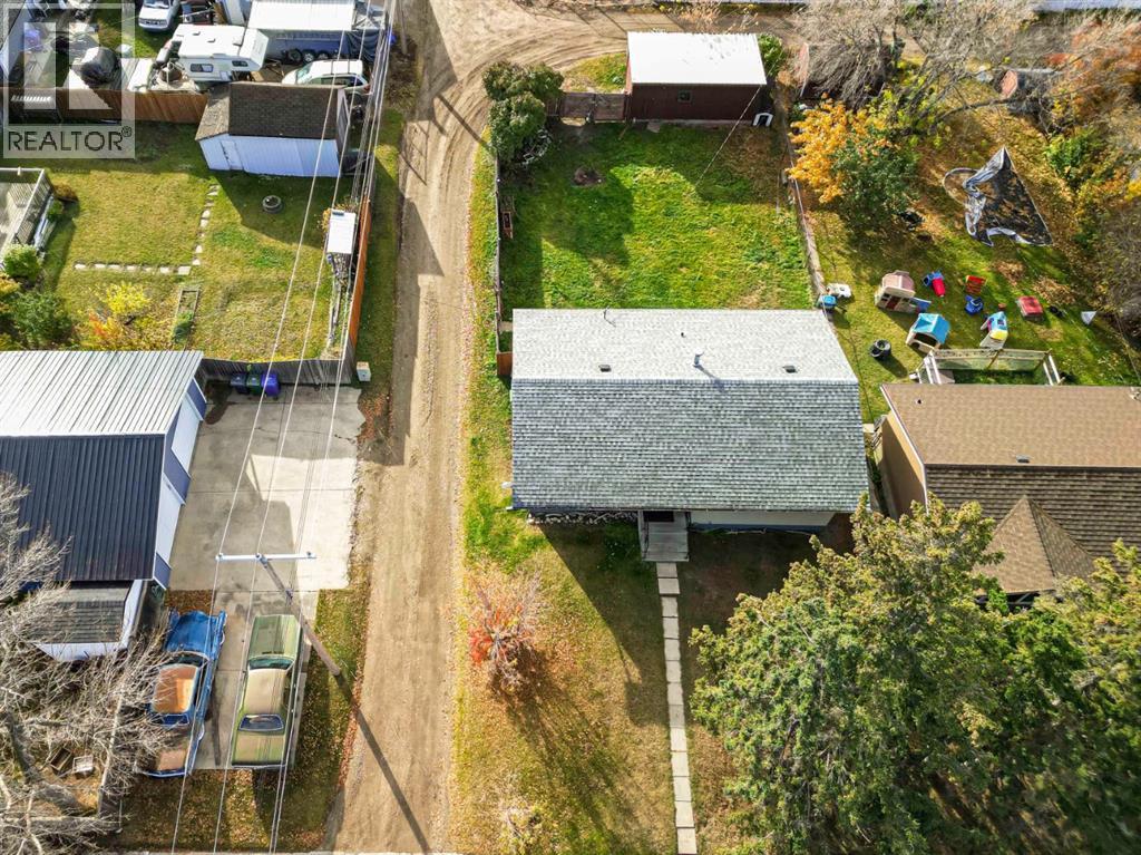 Listing photo – 5015 46 Street, Innisfail