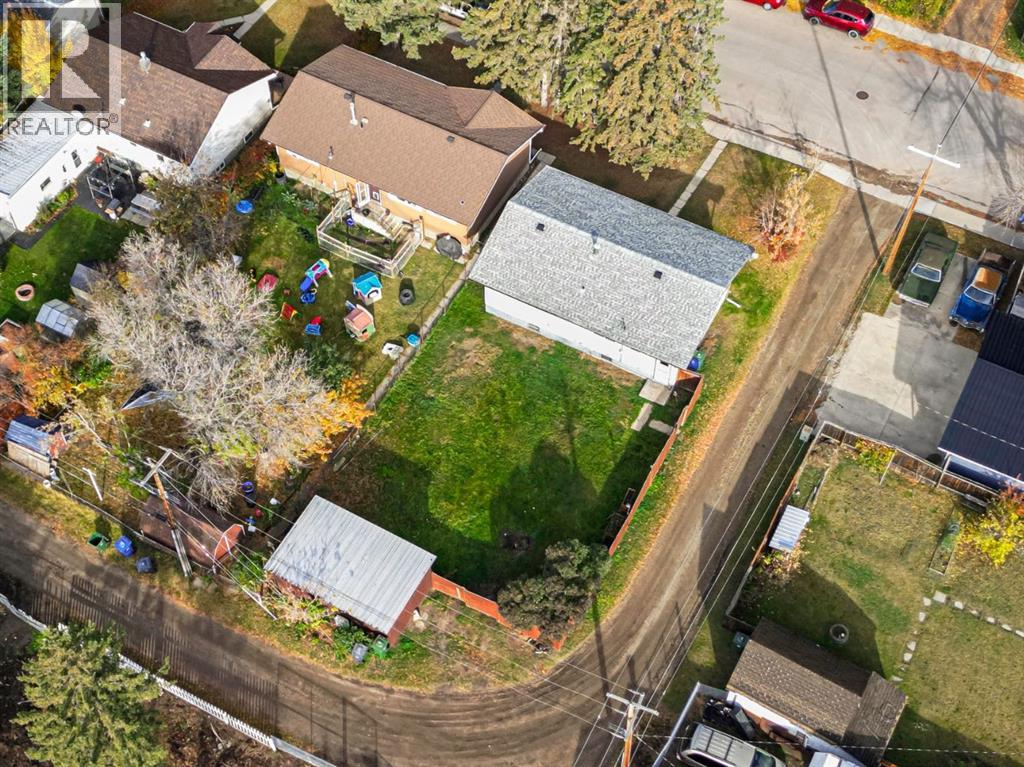 Listing photo – 5015 46 Street, Innisfail