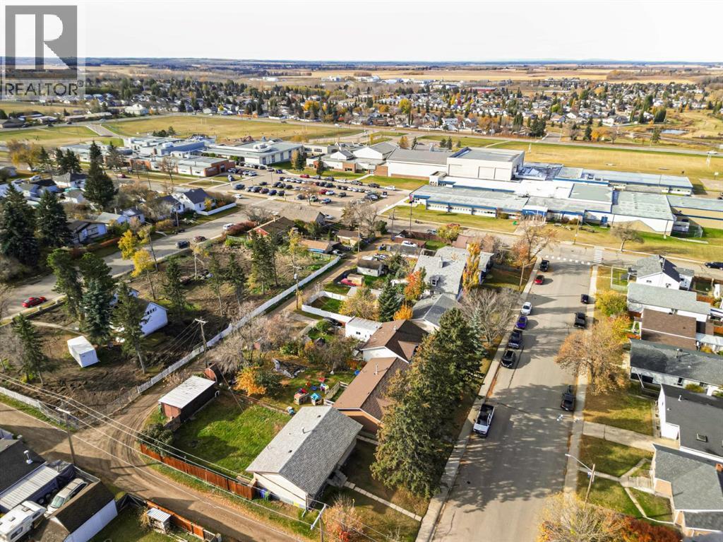 Listing photo – 5015 46 Street, Innisfail