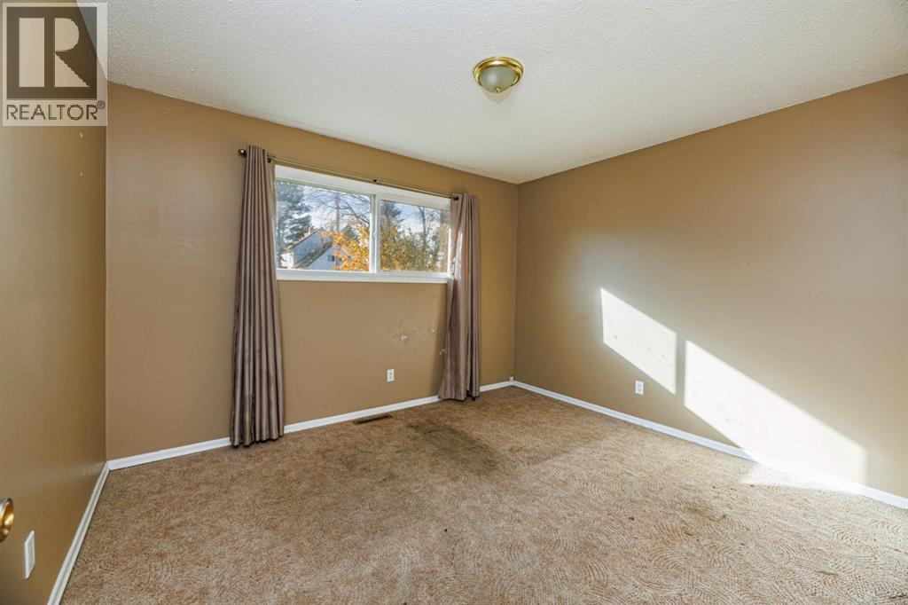 Listing photo – 5015 46 Street, Innisfail