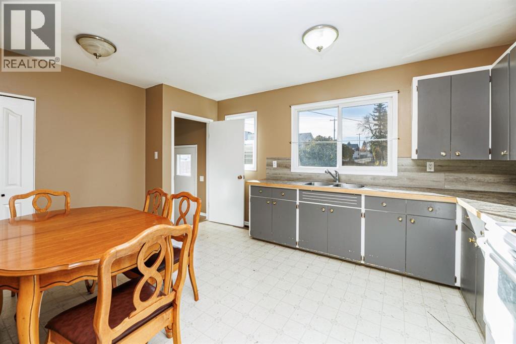 Listing photo – 5015 46 Street, Innisfail