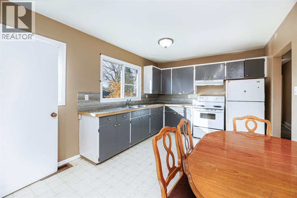 Listing photo – 5015 46 Street, Innisfail