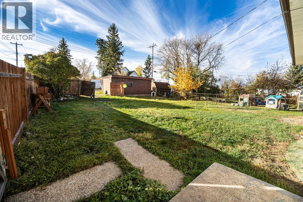 Listing photo – 5015 46 Street, Innisfail