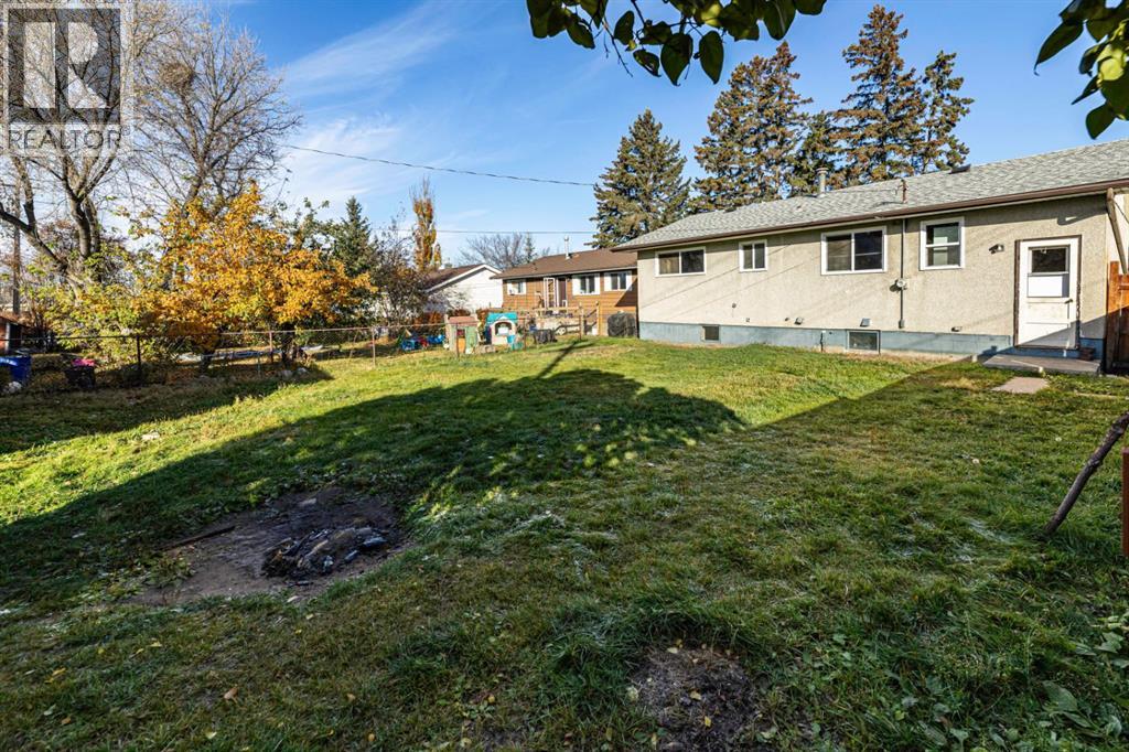 Listing photo – 5015 46 Street, Innisfail