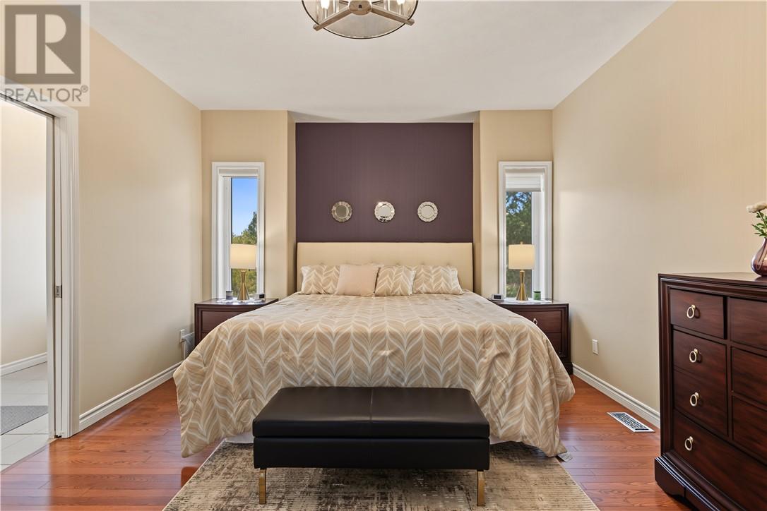 187 Ravina Avenue - 29