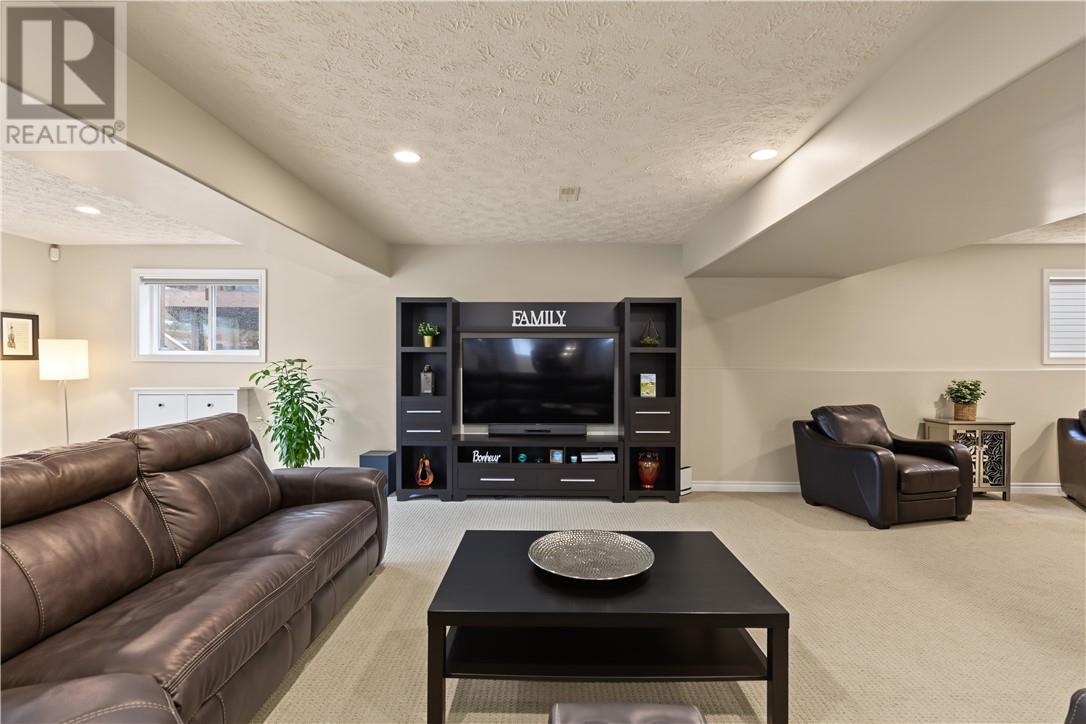 187 Ravina Avenue - 40