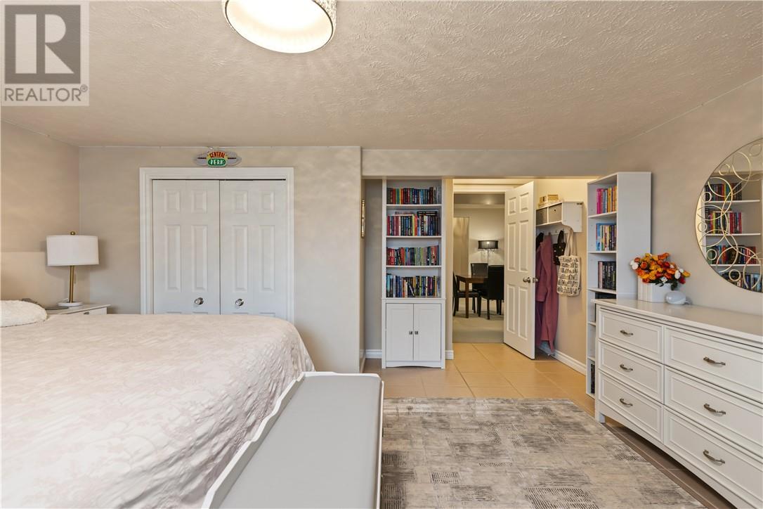 187 Ravina Avenue - 46