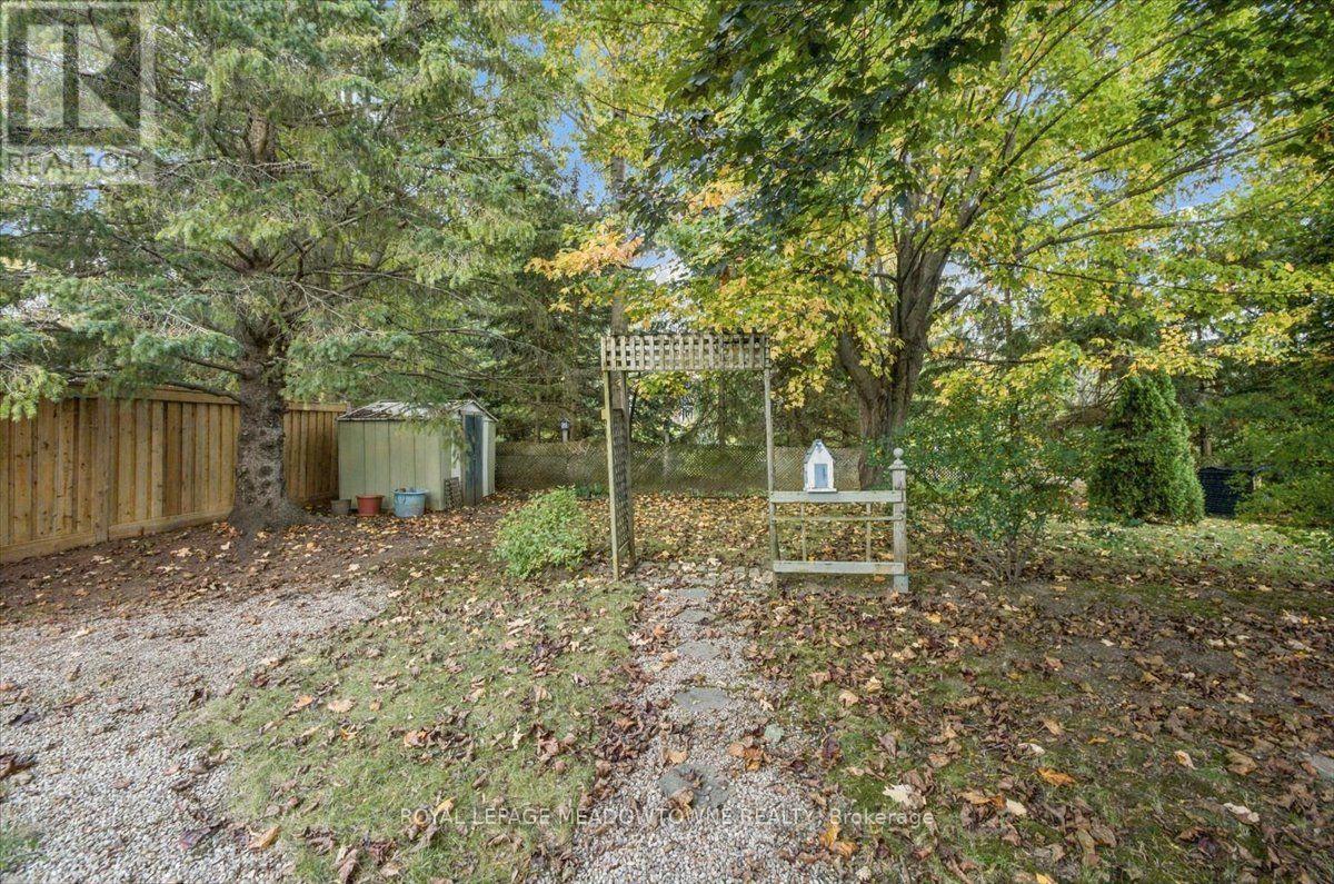 137 ORCHARD DRIVE - 41