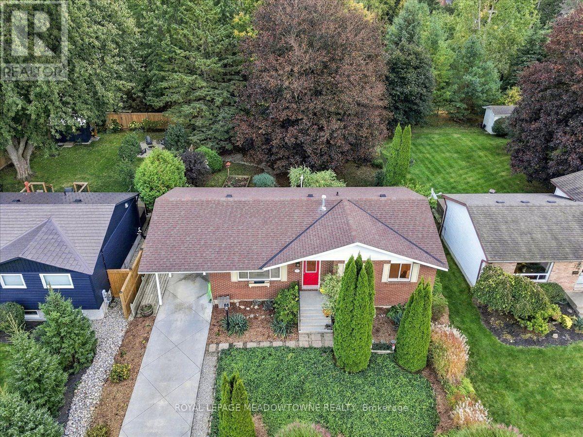 137 ORCHARD DRIVE - 34