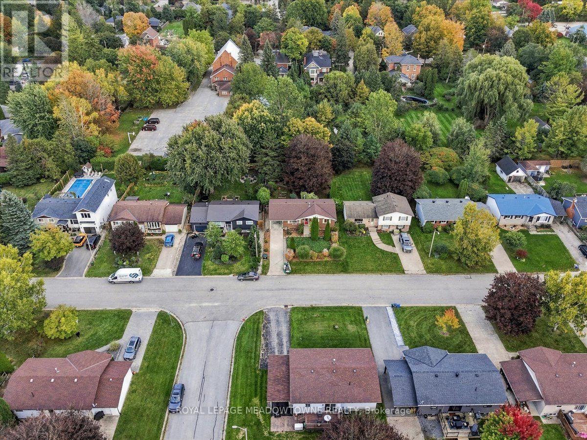 137 ORCHARD DRIVE - 30