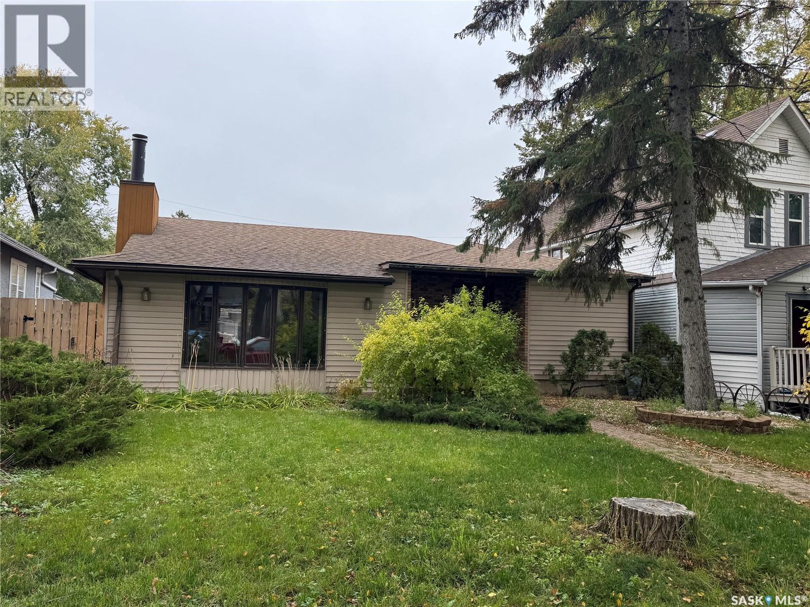 1571 Athol STREET, Regina — photo 2