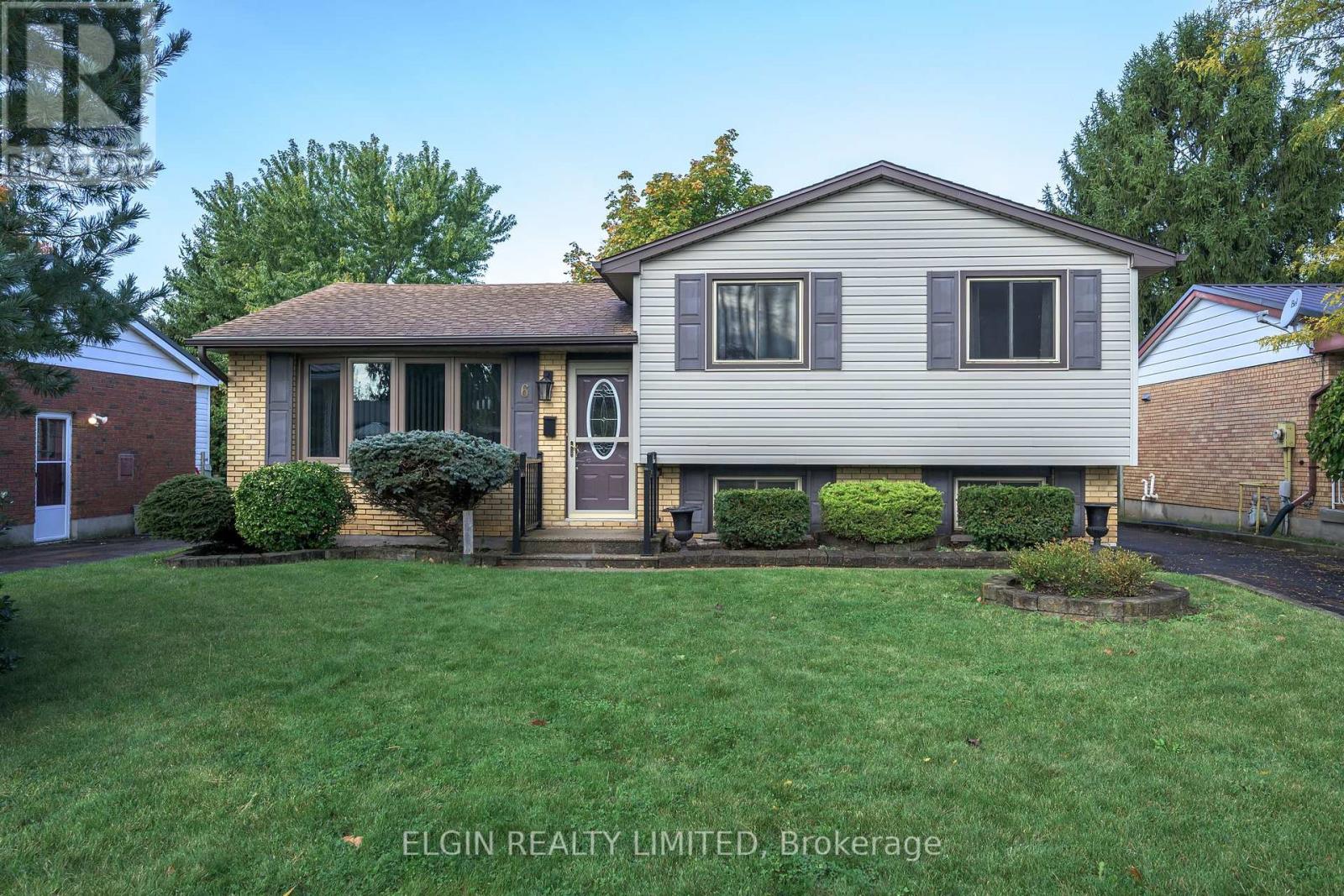 6 ALDBOROUGH AVENUE - 1