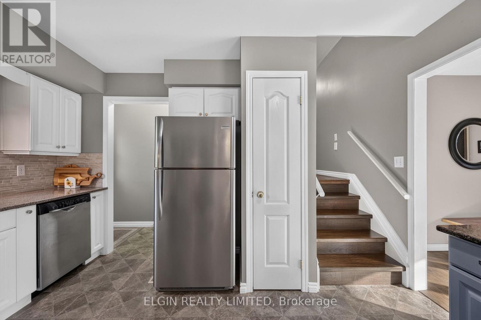 6 ALDBOROUGH AVENUE - 10