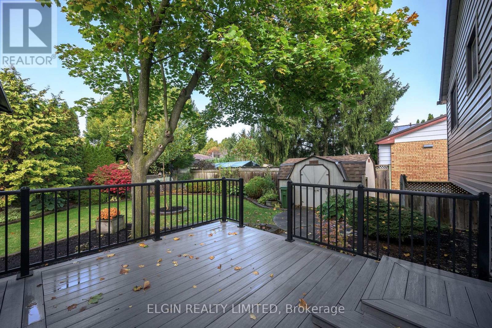 6 ALDBOROUGH AVENUE - 30