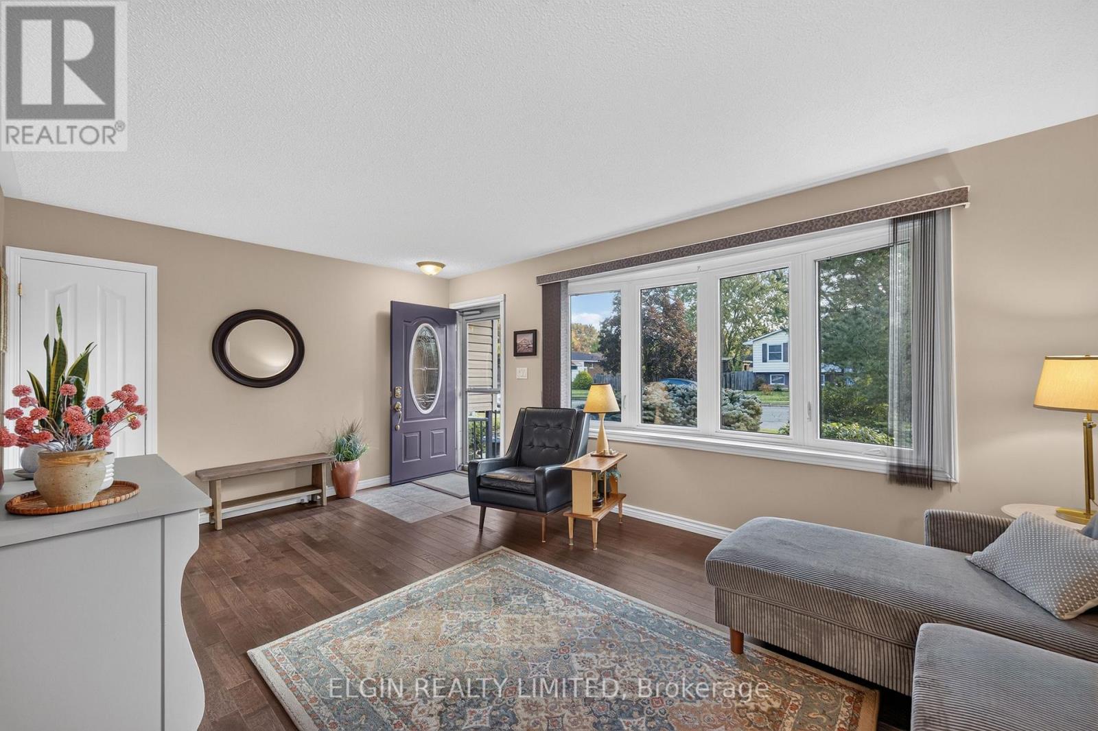 6 ALDBOROUGH AVENUE - 5