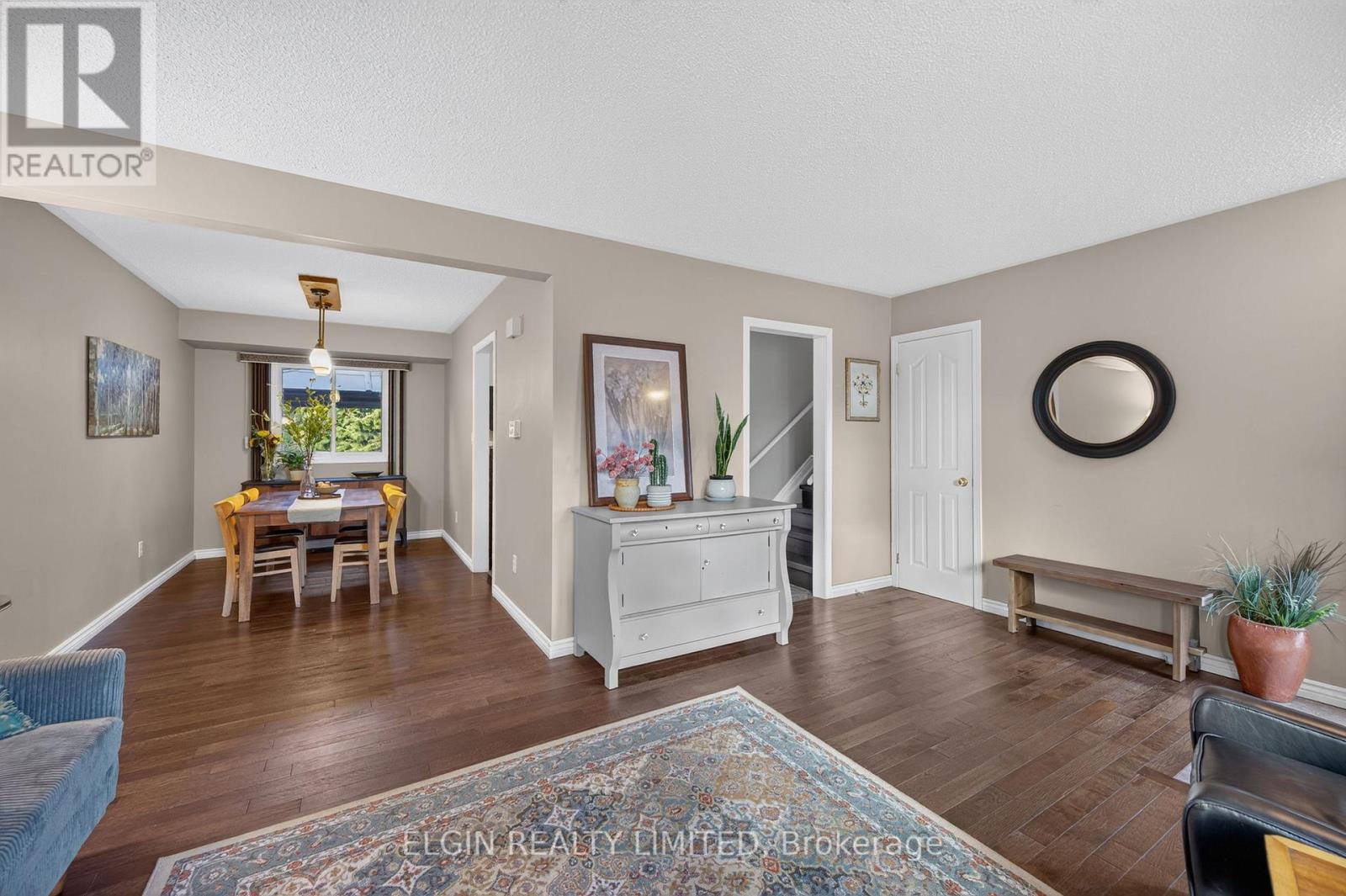 6 ALDBOROUGH AVENUE - 6