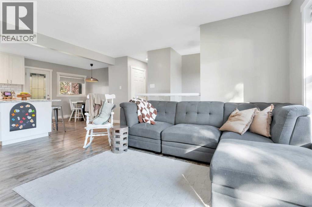 Listing photo – 4534 46 Street, Sylvan Lake