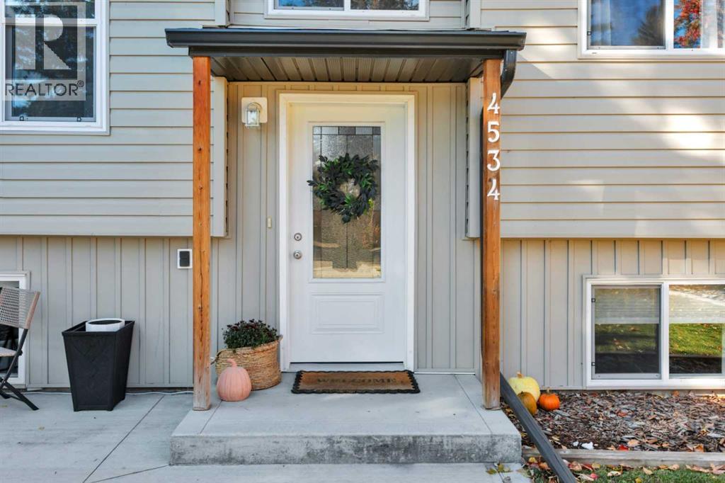 Listing photo – 4534 46 Street, Sylvan Lake