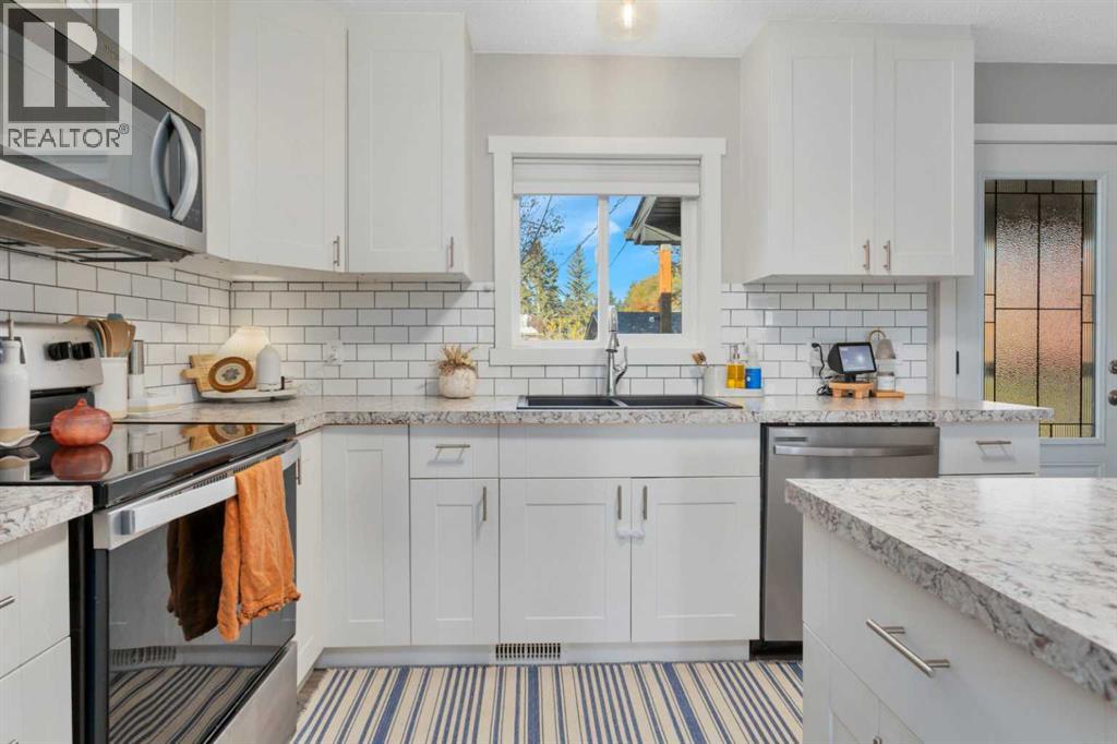 Listing photo – 4534 46 Street, Sylvan Lake