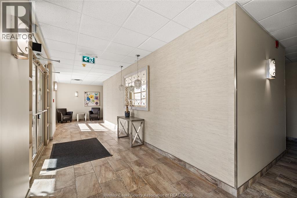 200 Manning — photo 4