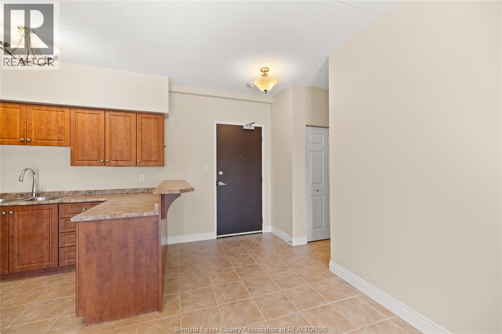 200 Manning — photo 8