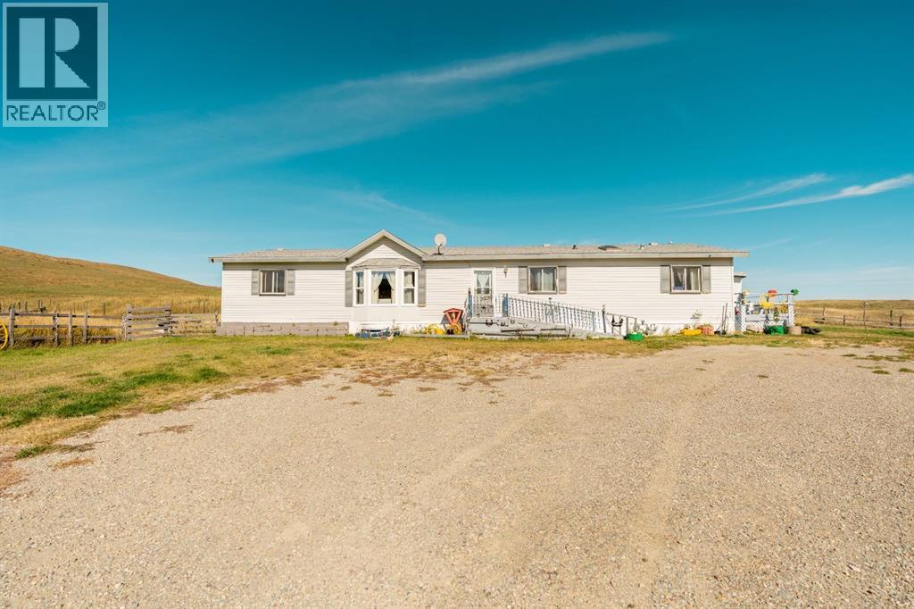 Photo of 263050 TWP RD 20, Rural Cardston County