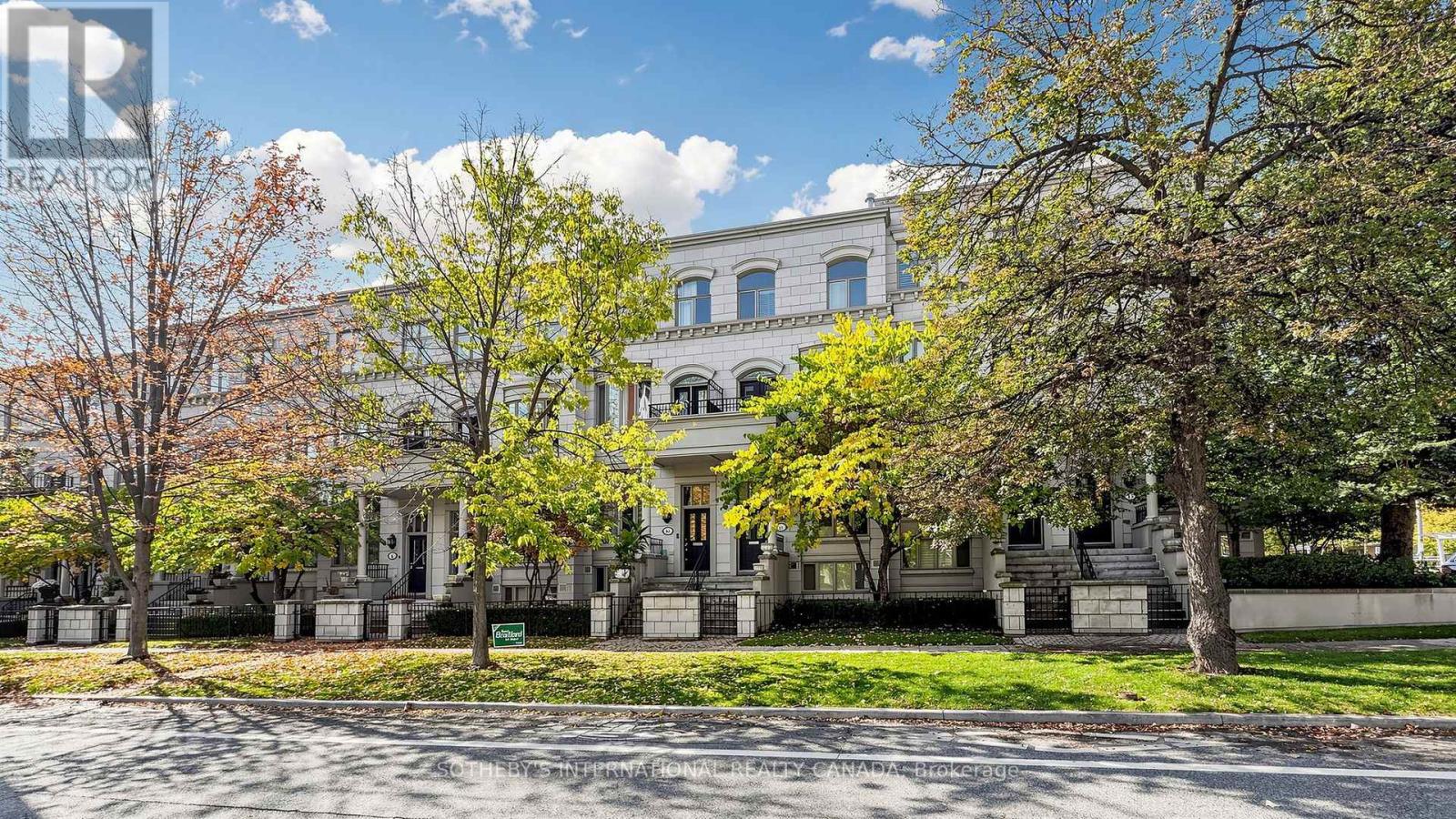 11- 260 Russell Hill Road, Toronto, ON photo 2