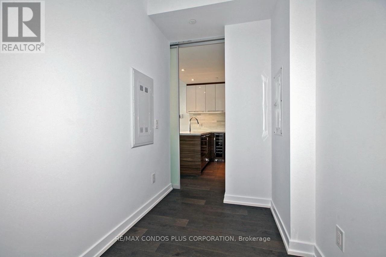 488 University Avenue — photo 11