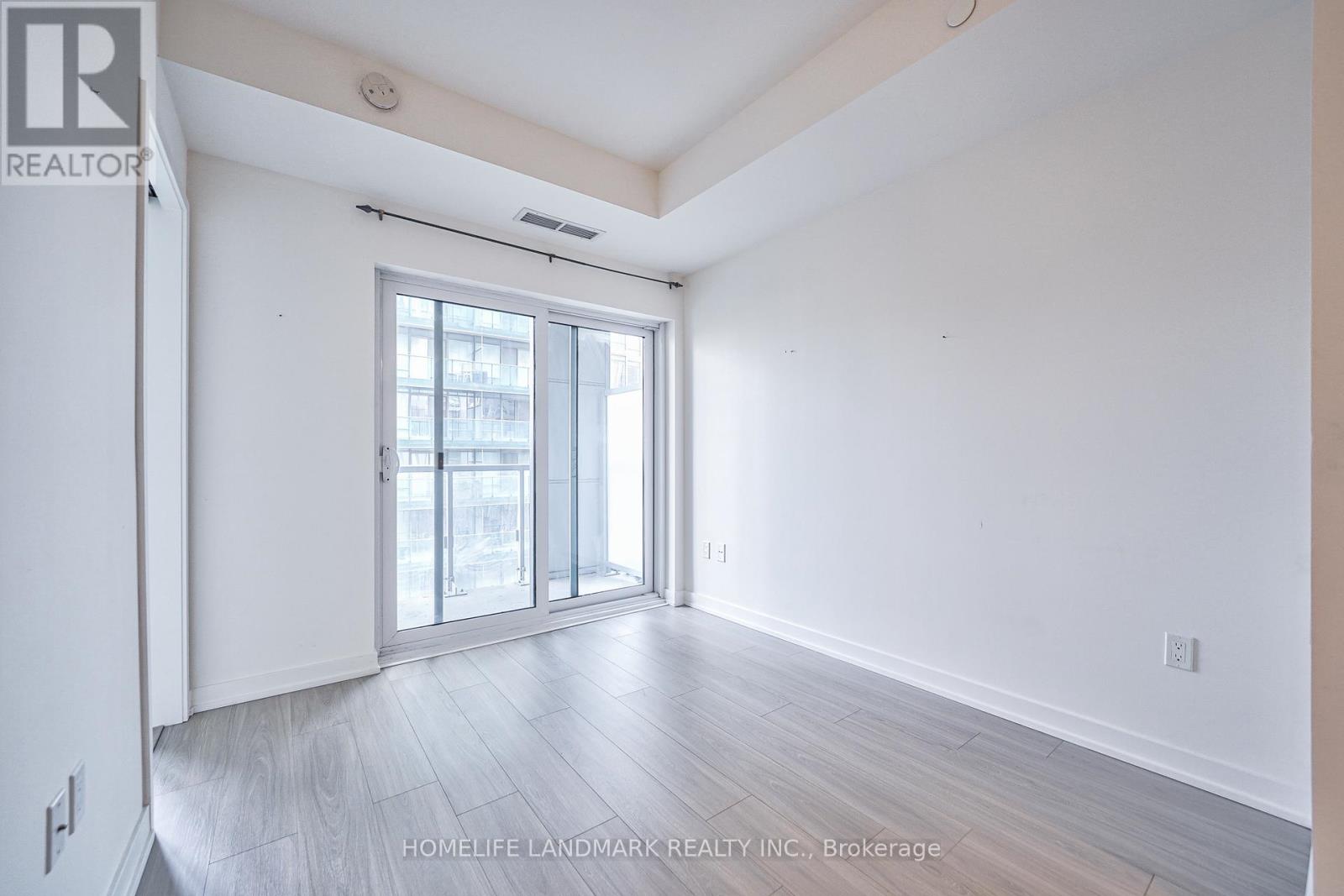 1 Yorkville Avenue — photo 10