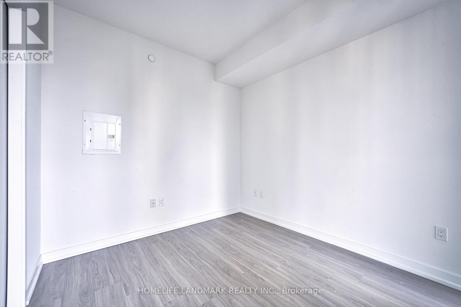 1 Yorkville Avenue — photo 19